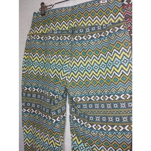 Lot Of 2 DG2 by Diane Gilman Women's Size Small Green/Yellow & Brown/Red Capri P - Picture 3 of 6
